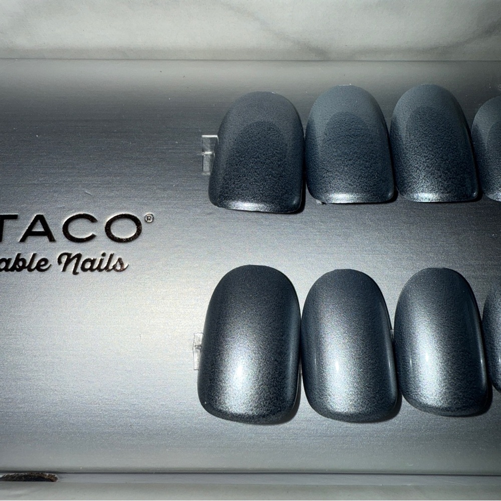 Sistaco Sustainable press-on nails - Picture 2 of 2